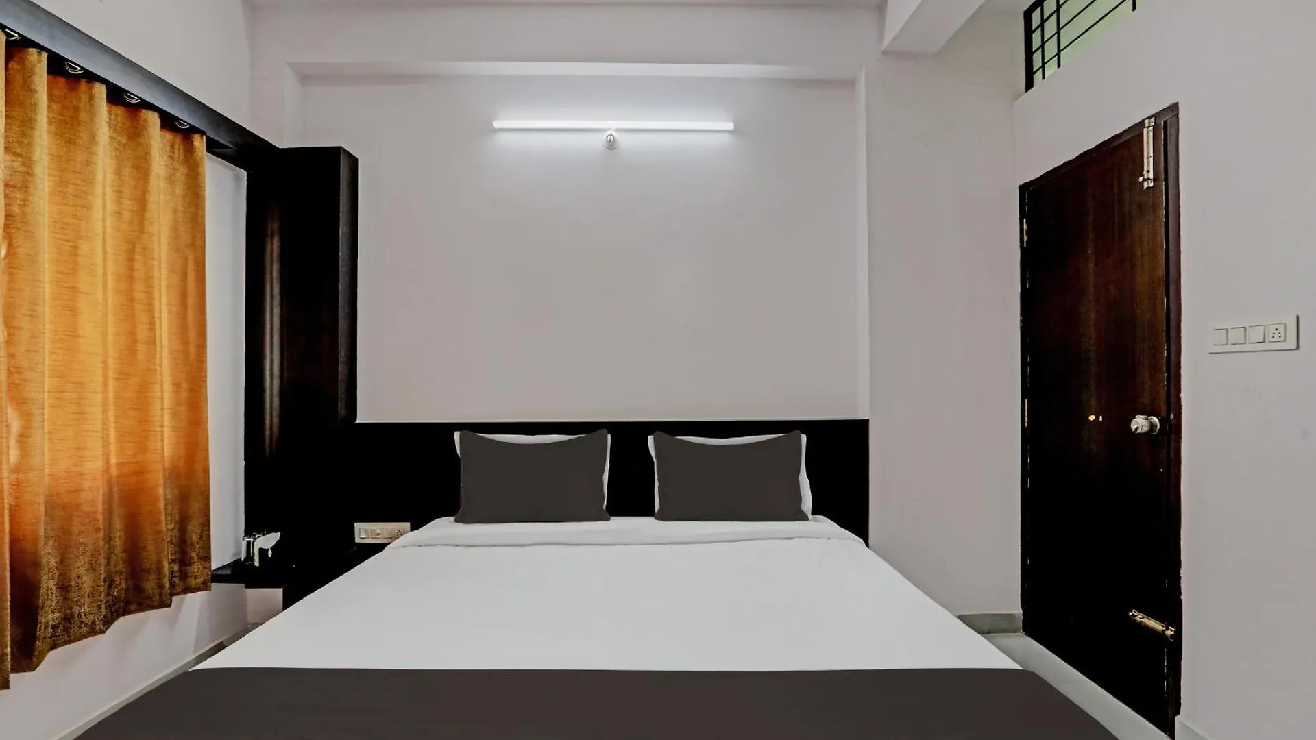 Hotel Collection O Emara Grand Mysore